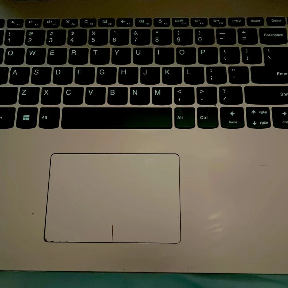 Lenovo computer still works perfectly comes with the charger and a computer bag
